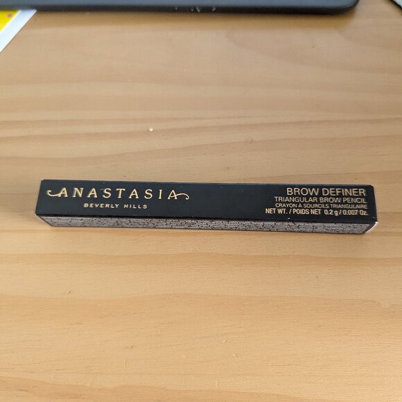 Anastasia Beverly Hills Brow Definer in Medium Brown - Picture 2 of 5